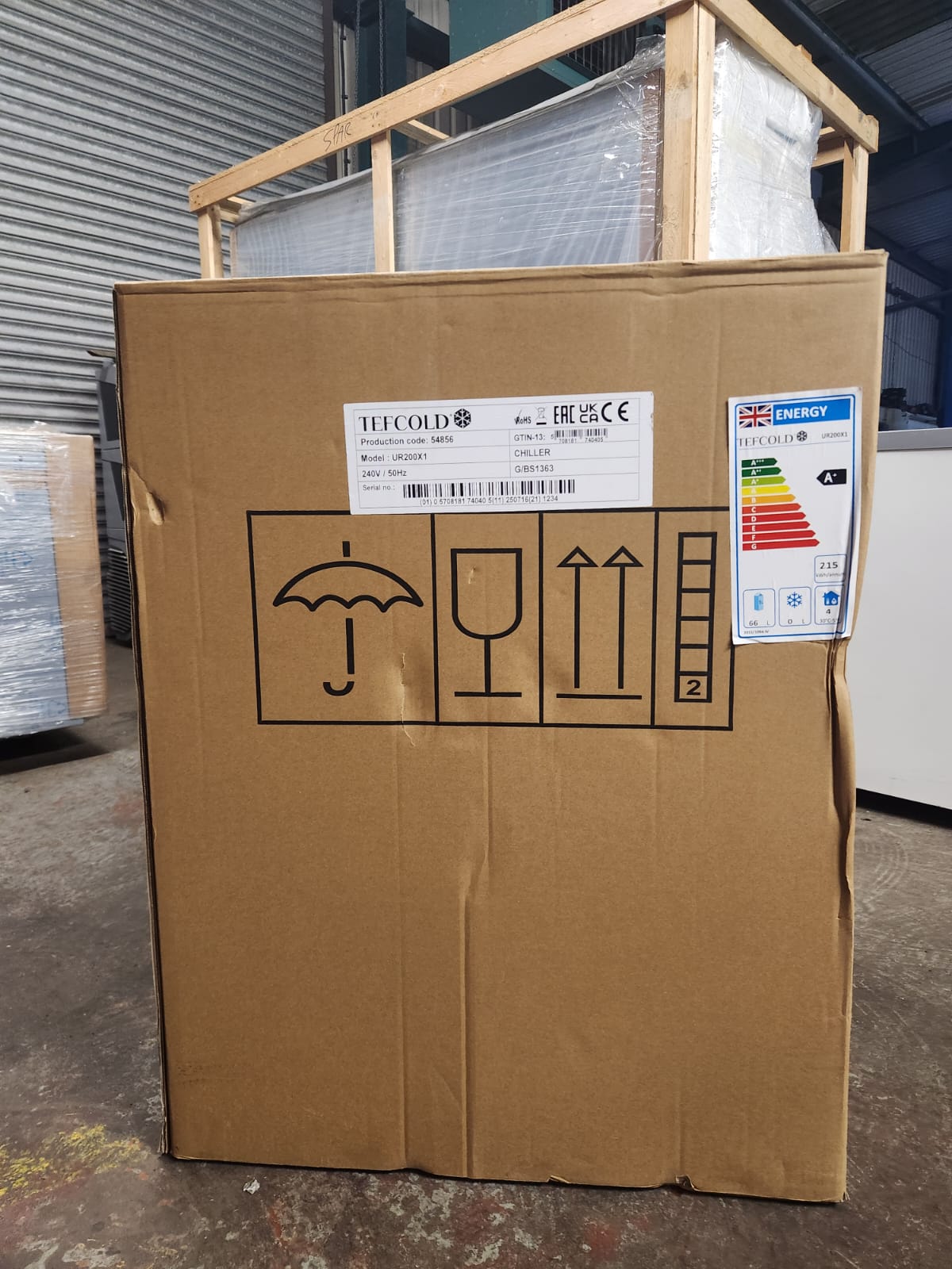 Tefcold UR200X1 — box interior showing unit wrapped in protective packaging