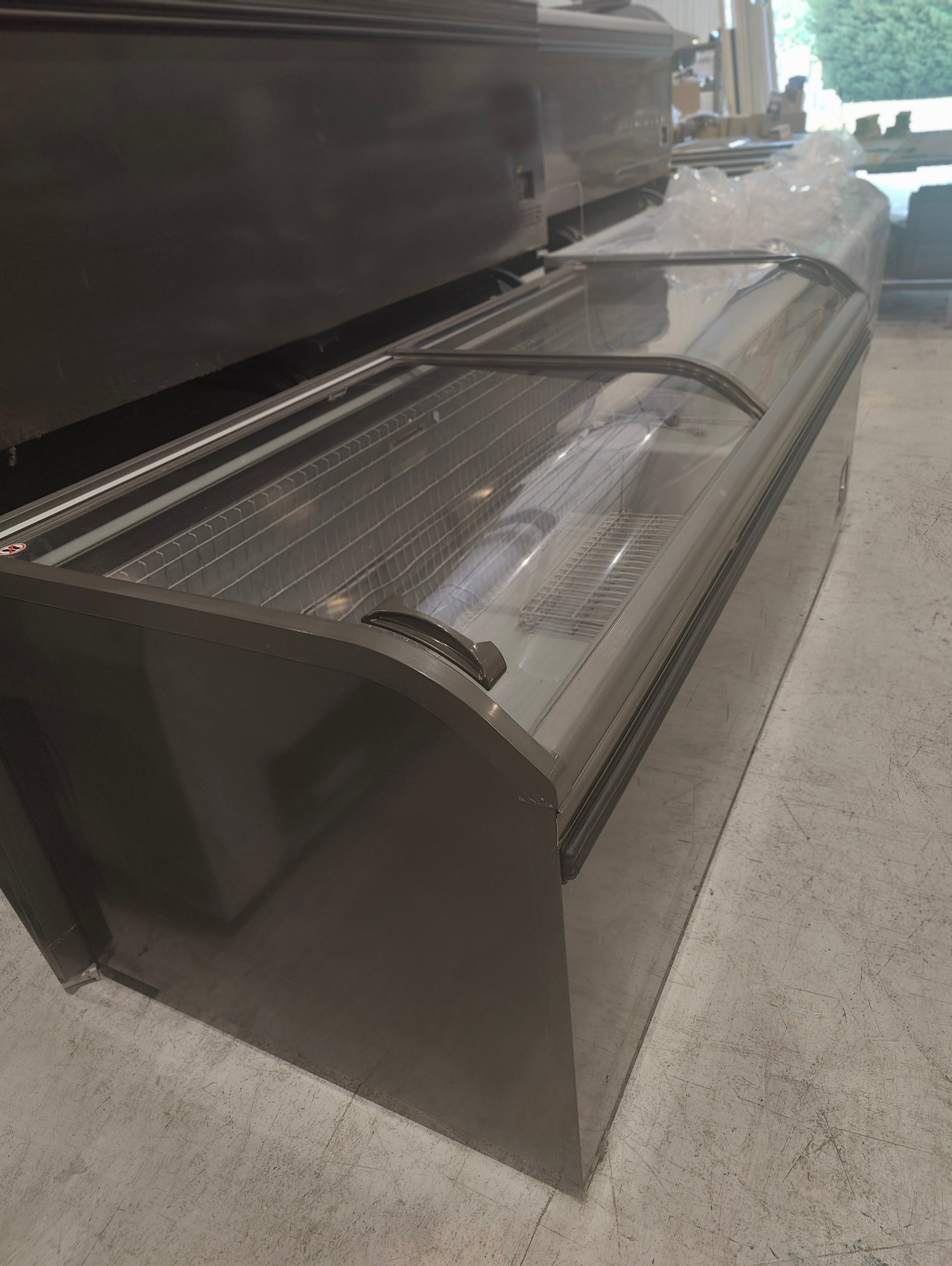 AHT Athens XL chest freezer — side view showing profile and glass lid