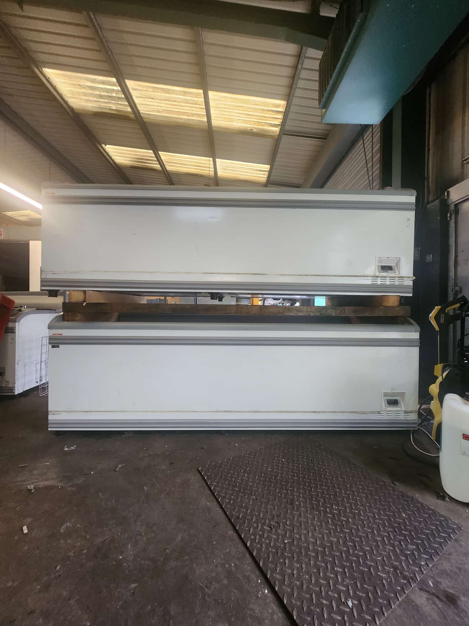 AHT PARIS 250 ADVS Commercial Chest Freezer — Refurbished