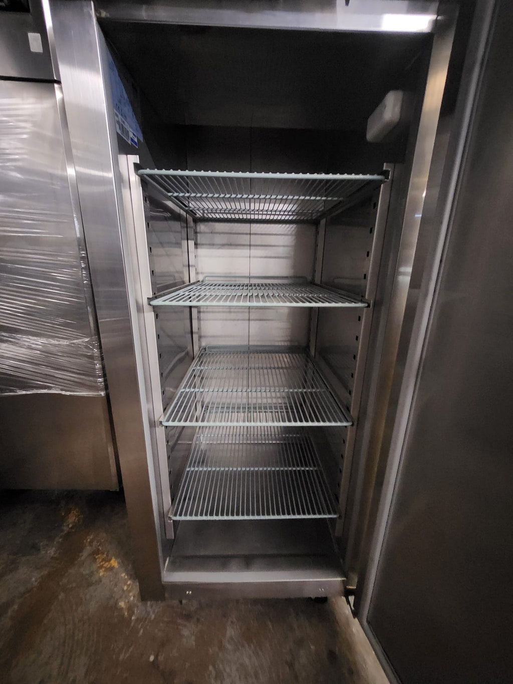 Capital Hermes 1C — Commercial Upright Display Chiller (2011)